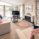 The Crucible Lodge With Hot Tub